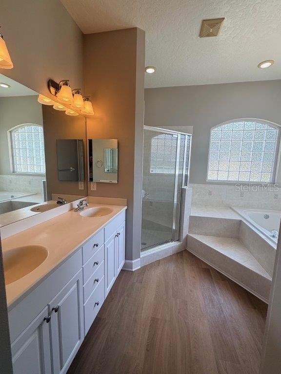 CARRIAGE GATE SUB - Residential Lease