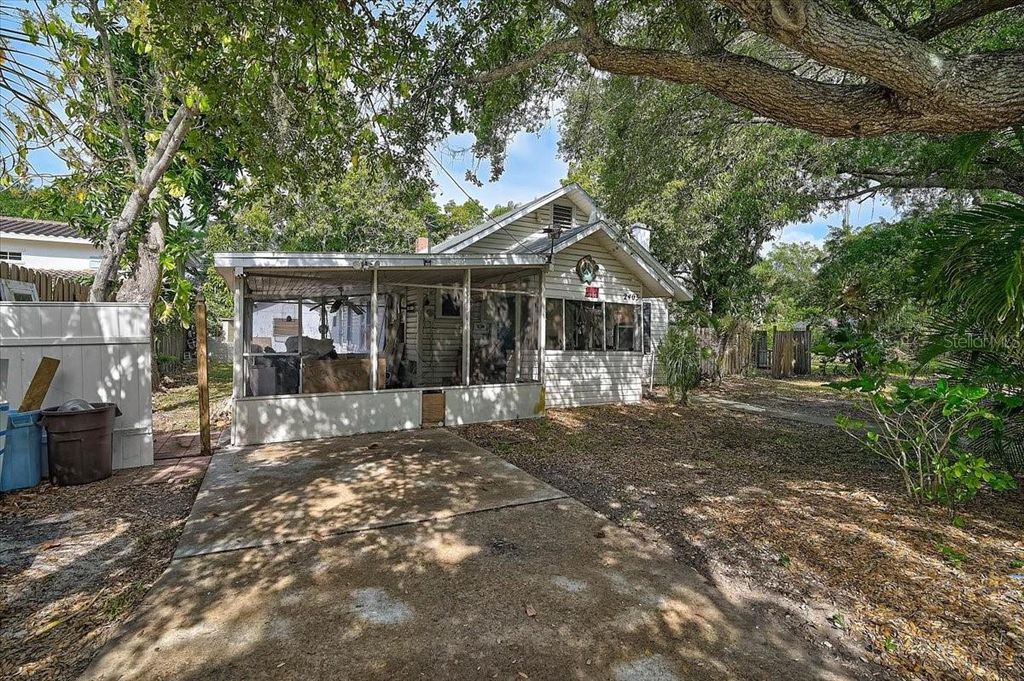 Photo of 2403 Hickory Avenue, Sarasota, FL 34234 (MLS # A4689265)