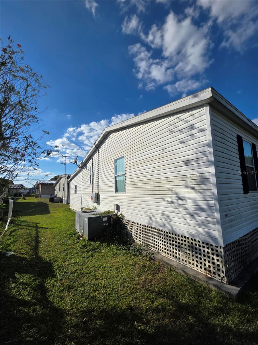 VILLAGE GROVE 01 - Residential