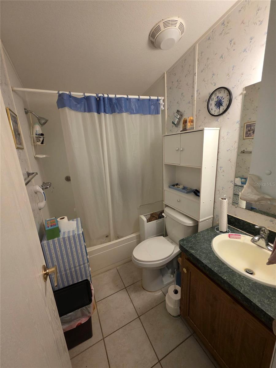 VILLAGE GROVE 01 - Residential