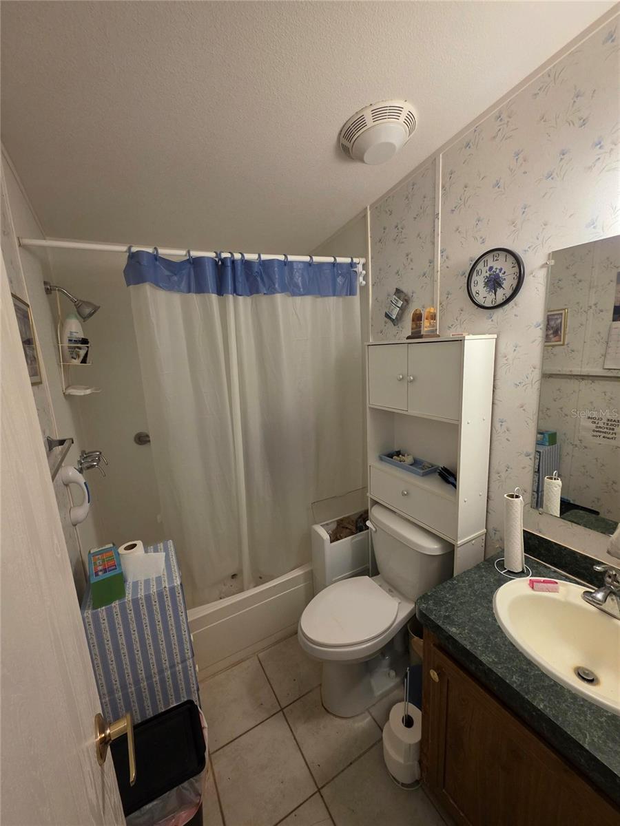 VILLAGE GROVE 01 - Residential