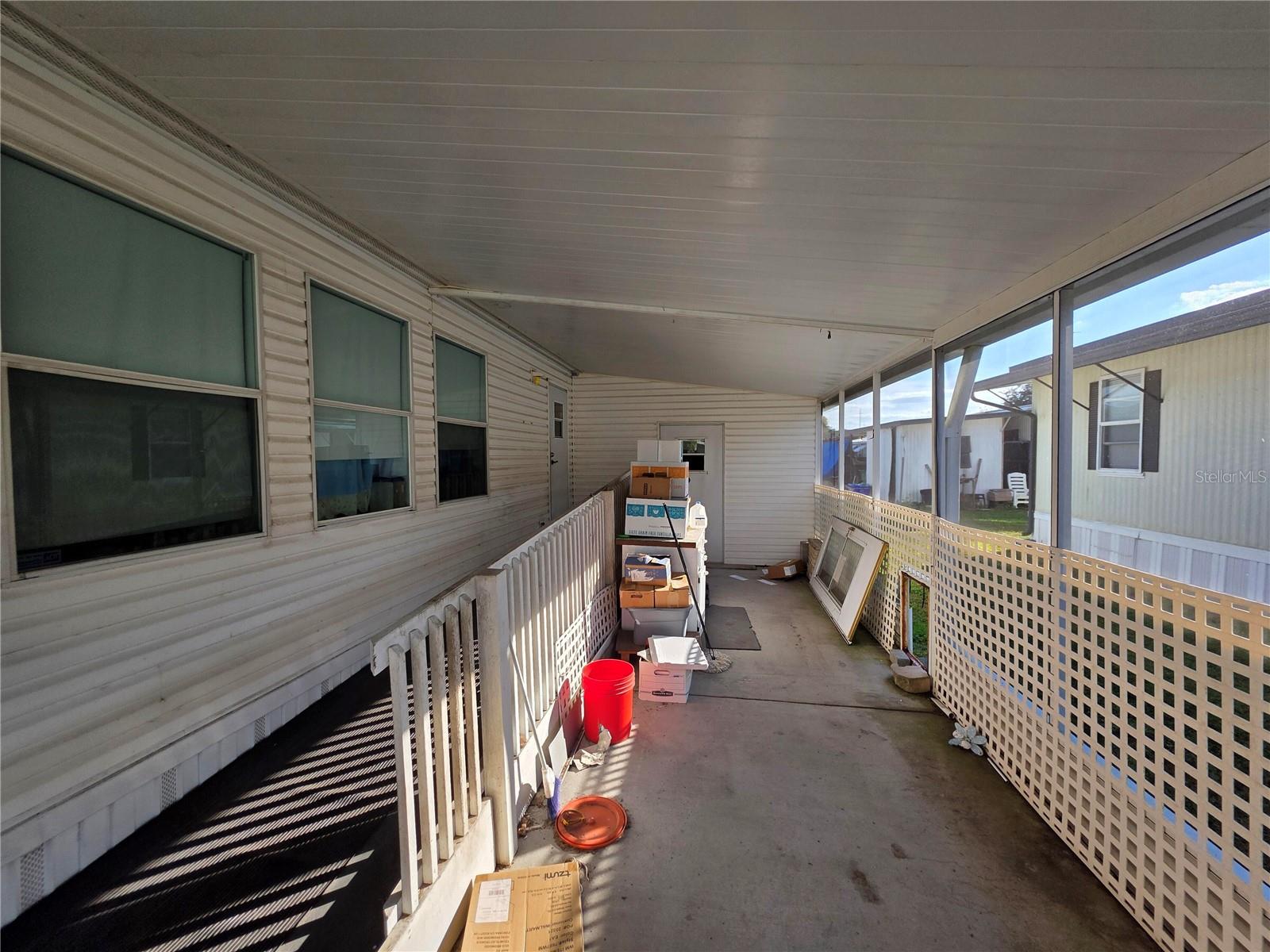 VILLAGE GROVE 01 - Residential