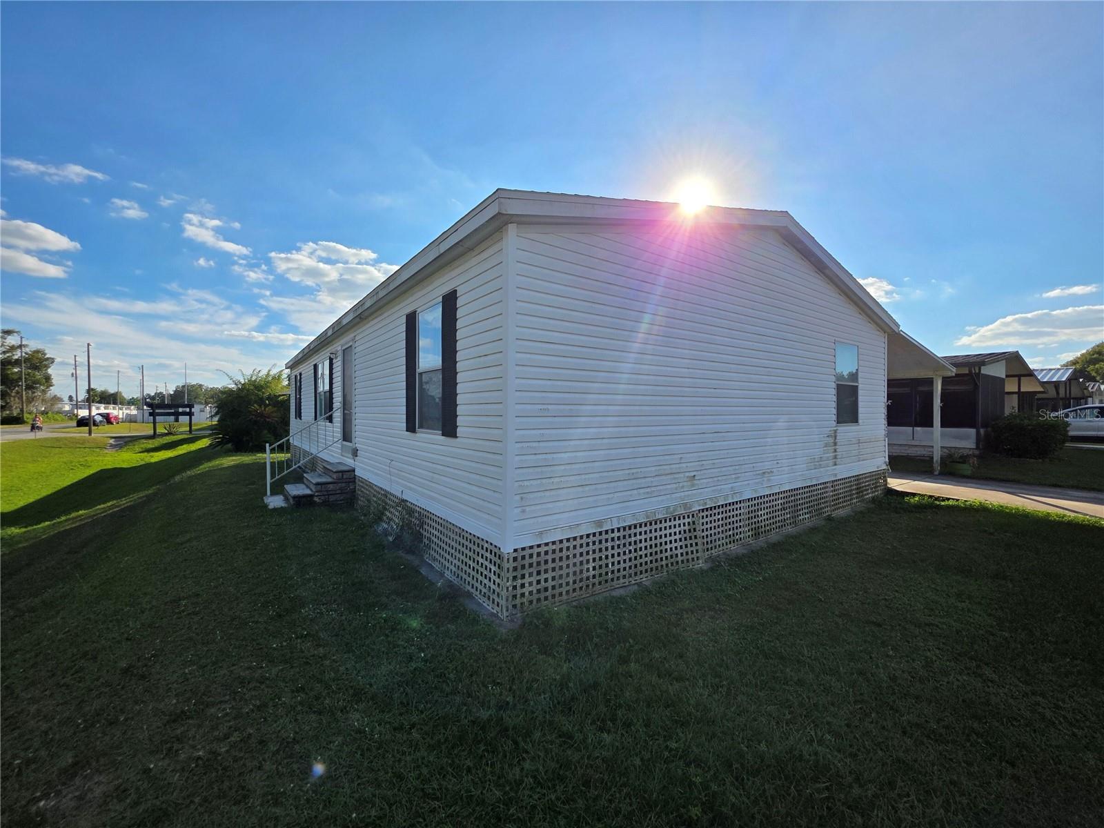 VILLAGE GROVE 01 - Residential