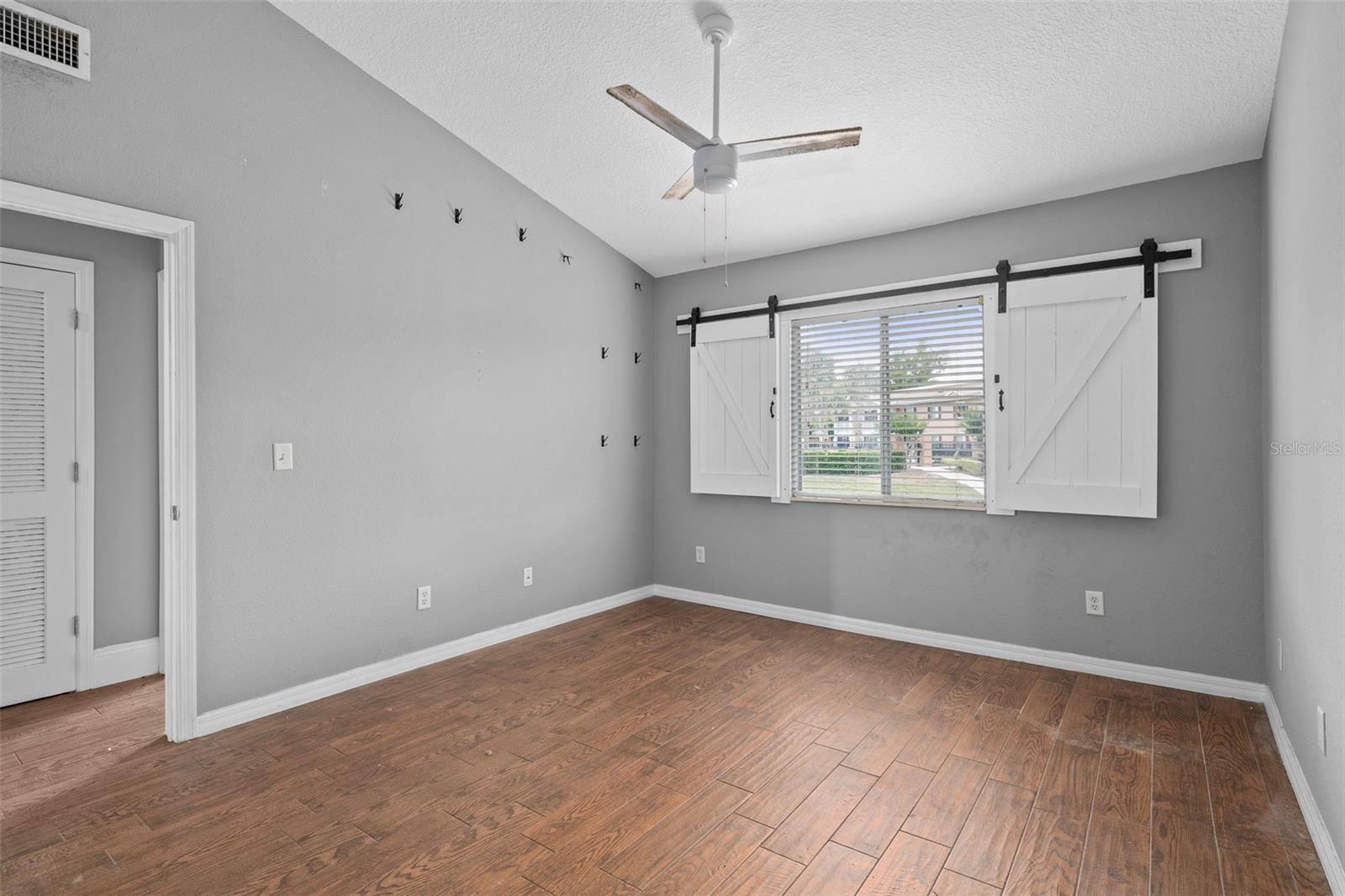 COVE AT PEARL LAKE - Residential
