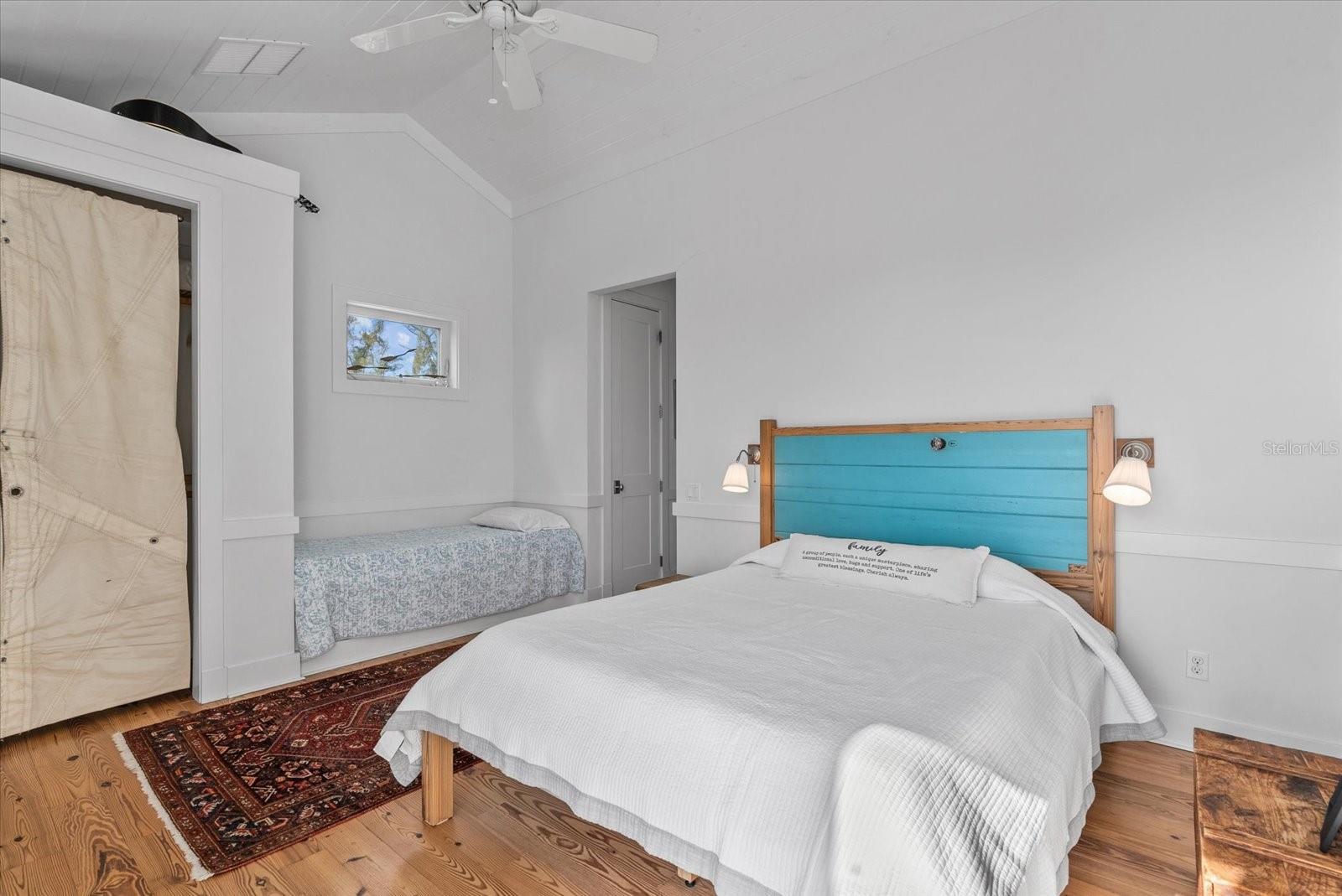 JEW FISH KEY - Residential