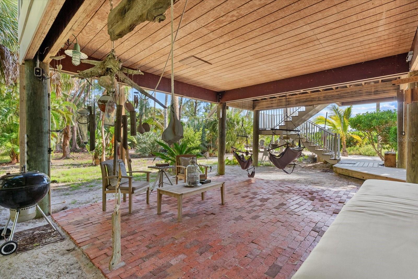JEW FISH KEY - Residential