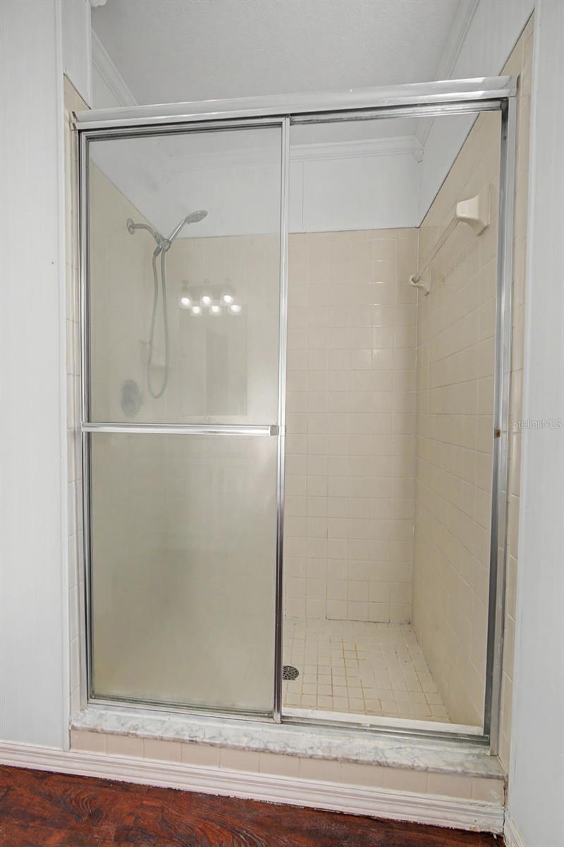 LOOKOUT PLACE - Residential