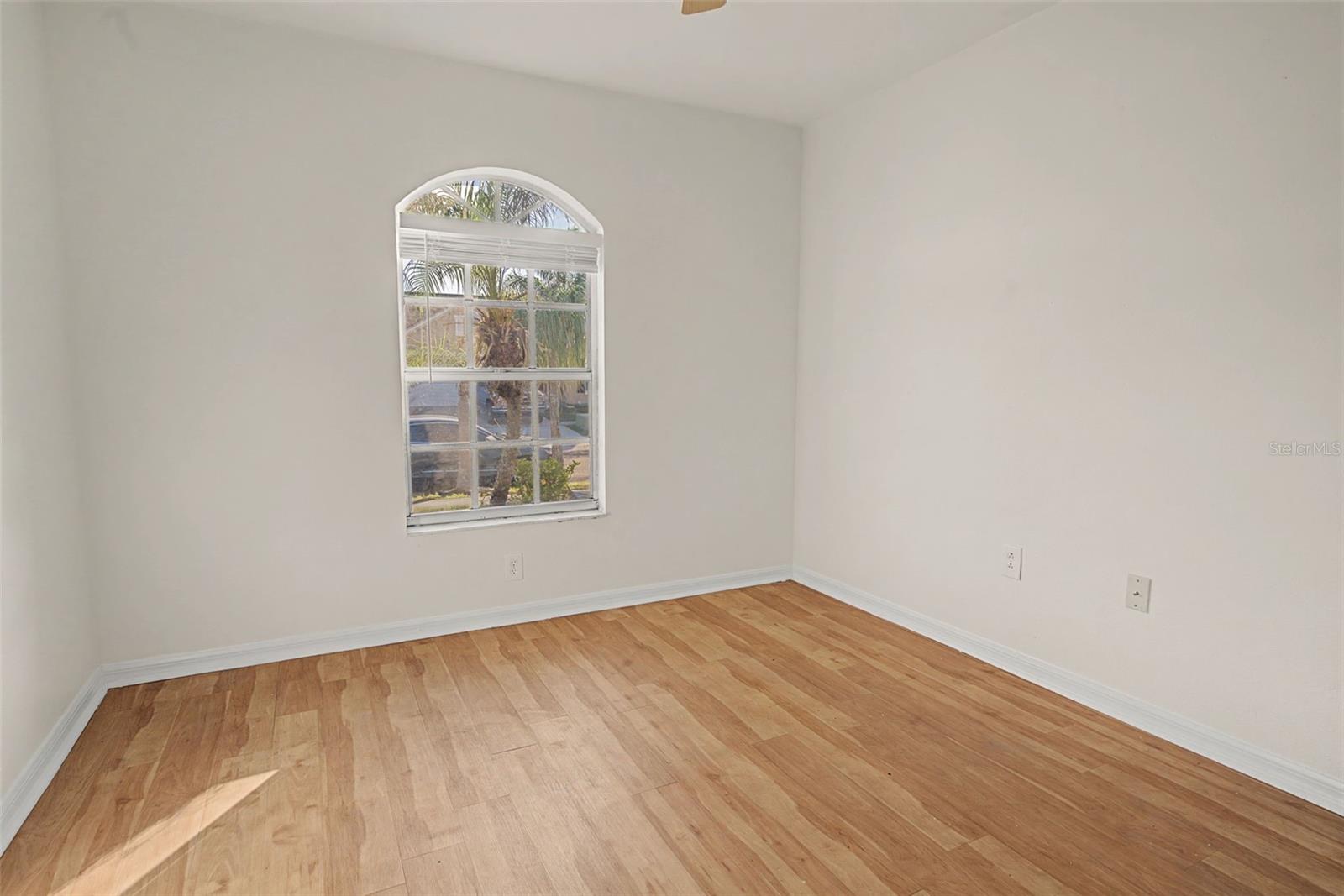 LOOKOUT PLACE - Residential