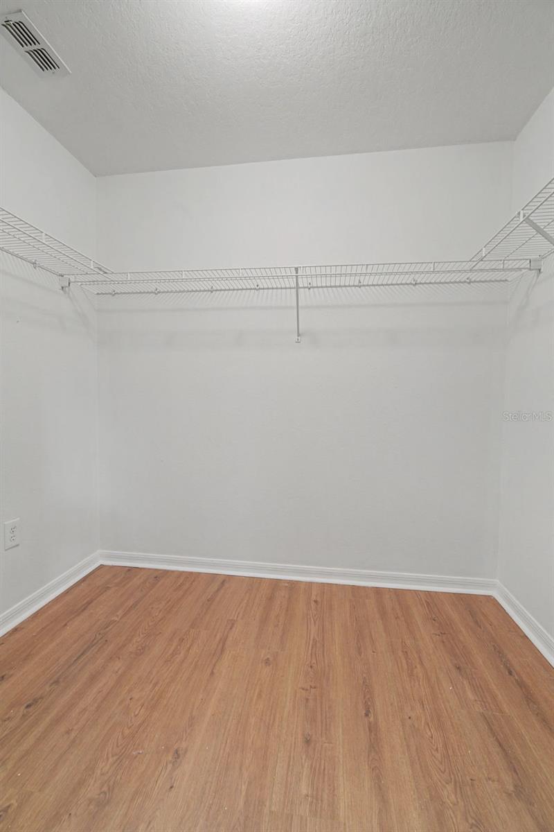 LOOKOUT PLACE - Residential