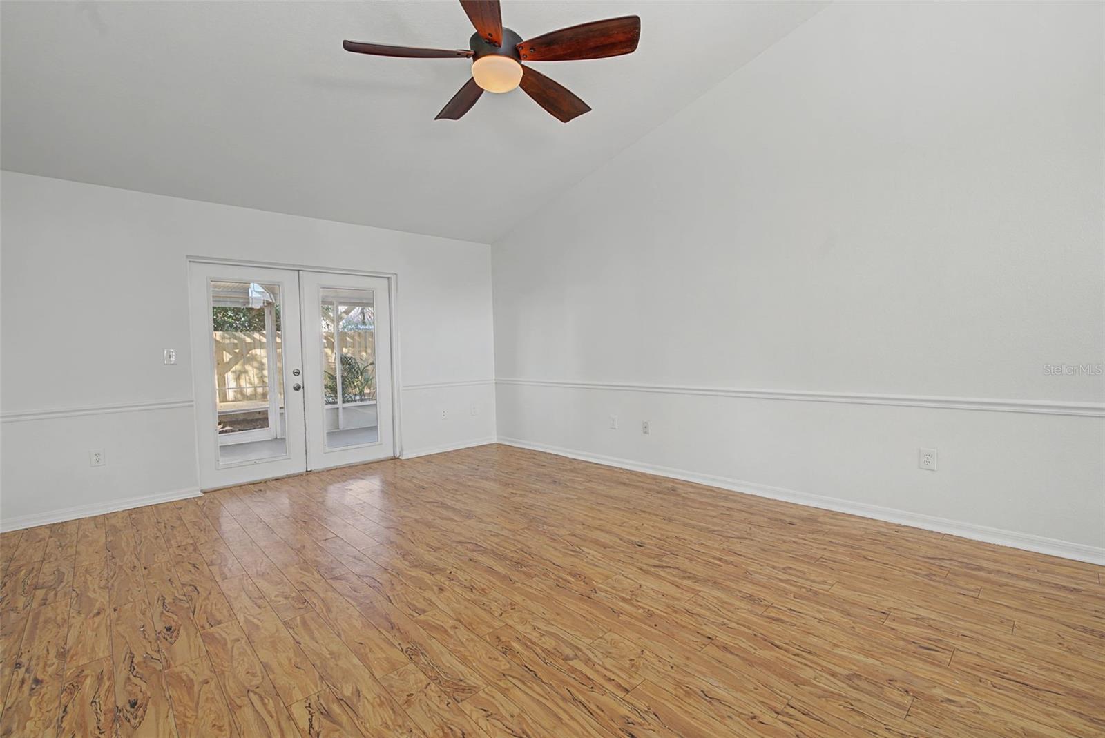 LOOKOUT PLACE - Residential