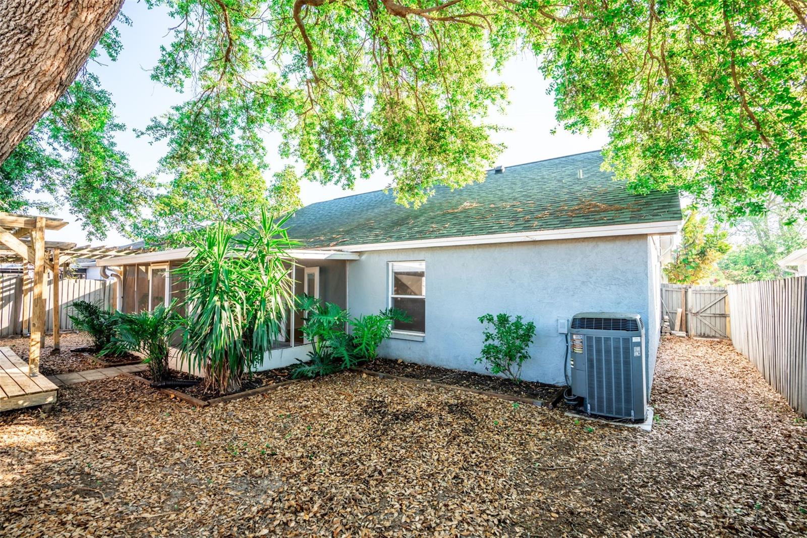 LOOKOUT PLACE - Residential