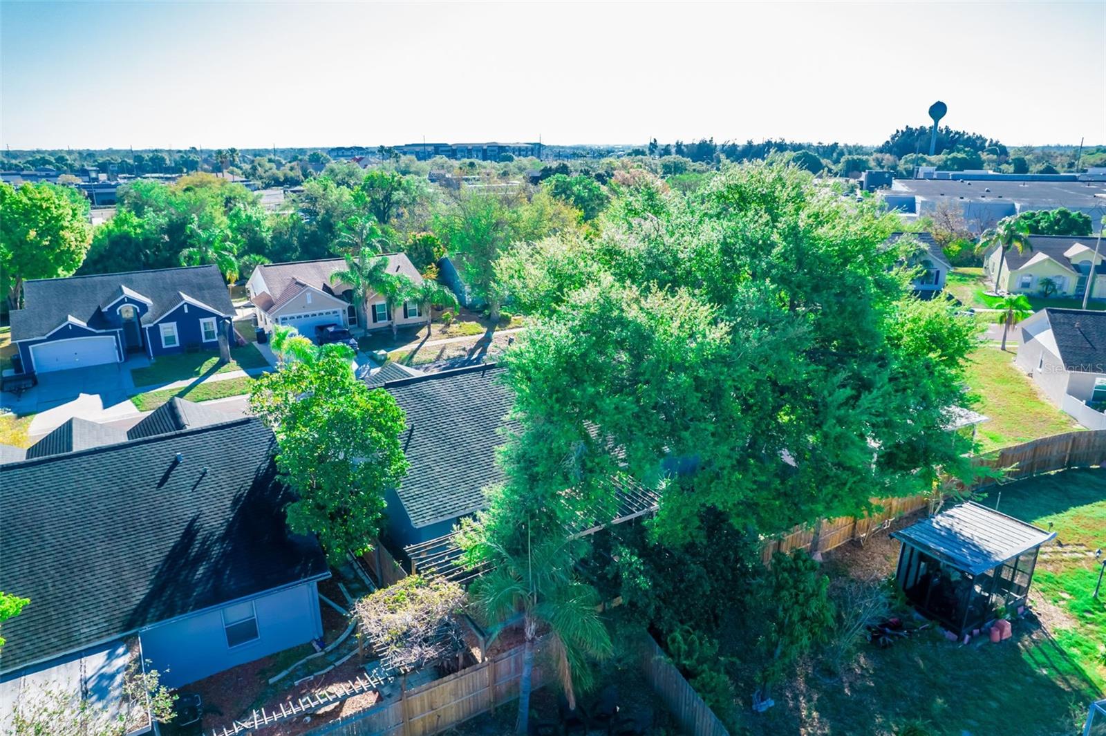 LOOKOUT PLACE - Residential