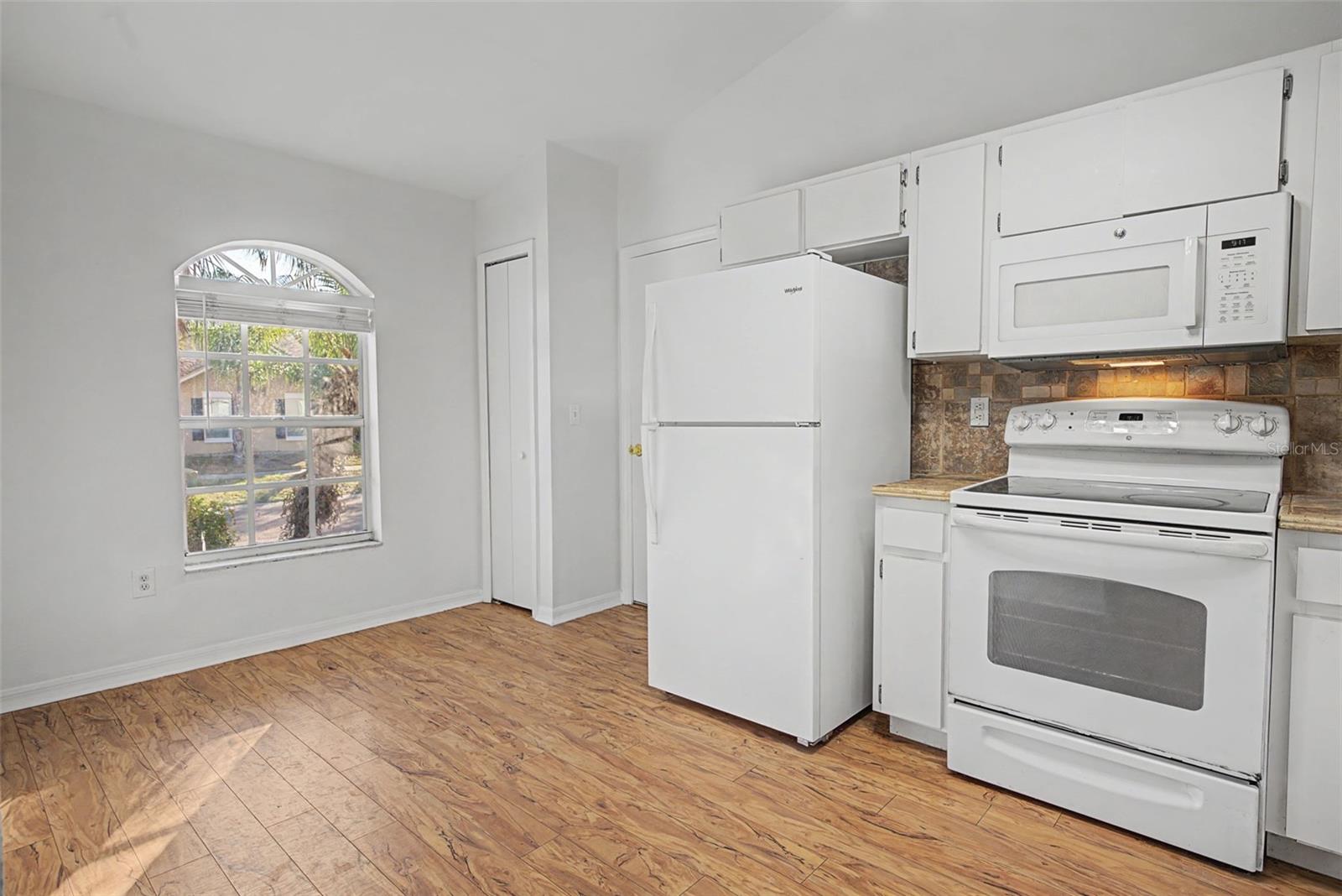 LOOKOUT PLACE - Residential