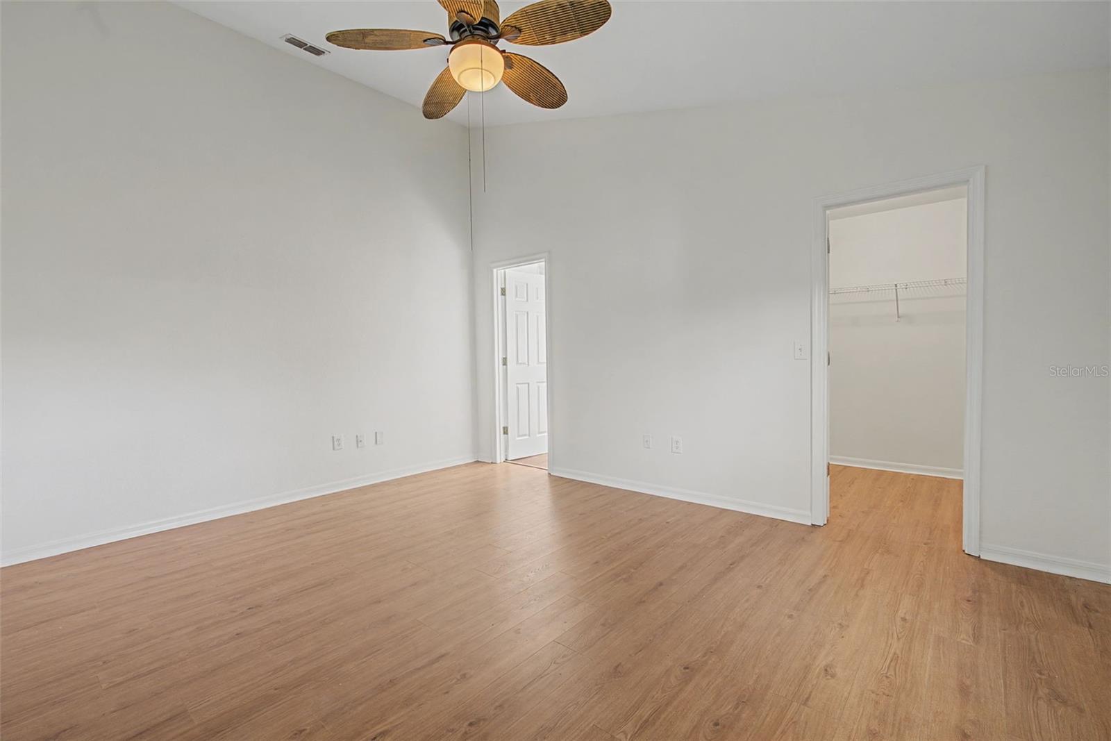 LOOKOUT PLACE - Residential