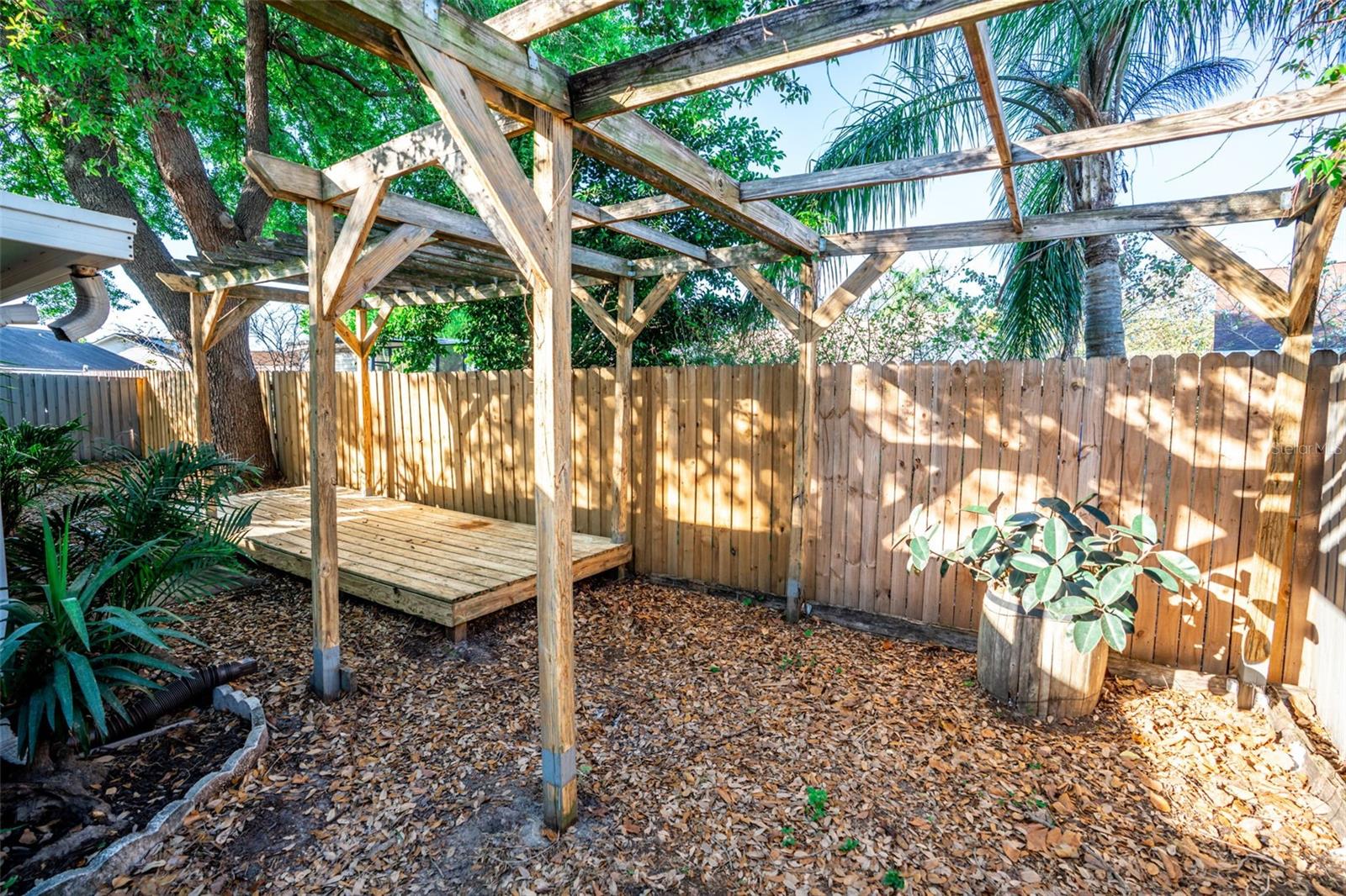 LOOKOUT PLACE - Residential