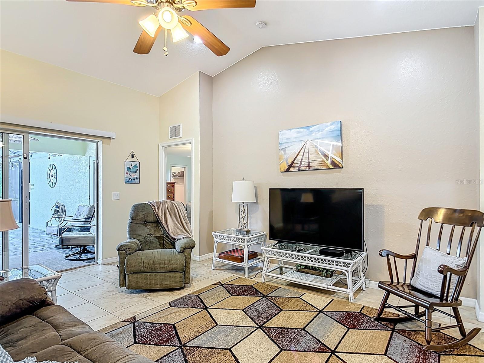 ROTONDA LAKES - Residential