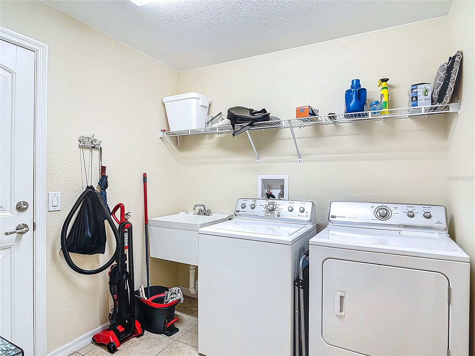 ROTONDA LAKES - Residential