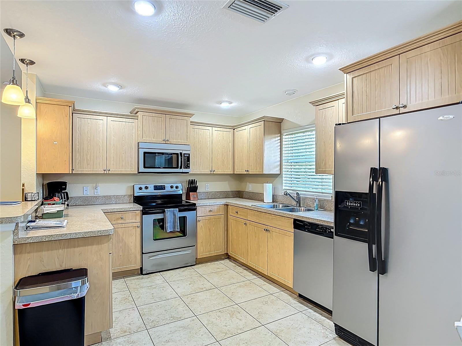 ROTONDA LAKES - Residential