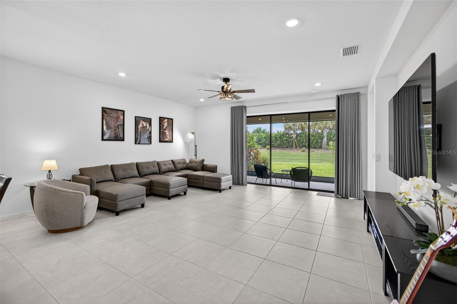 PARK EAST AT AZARIO - Residential