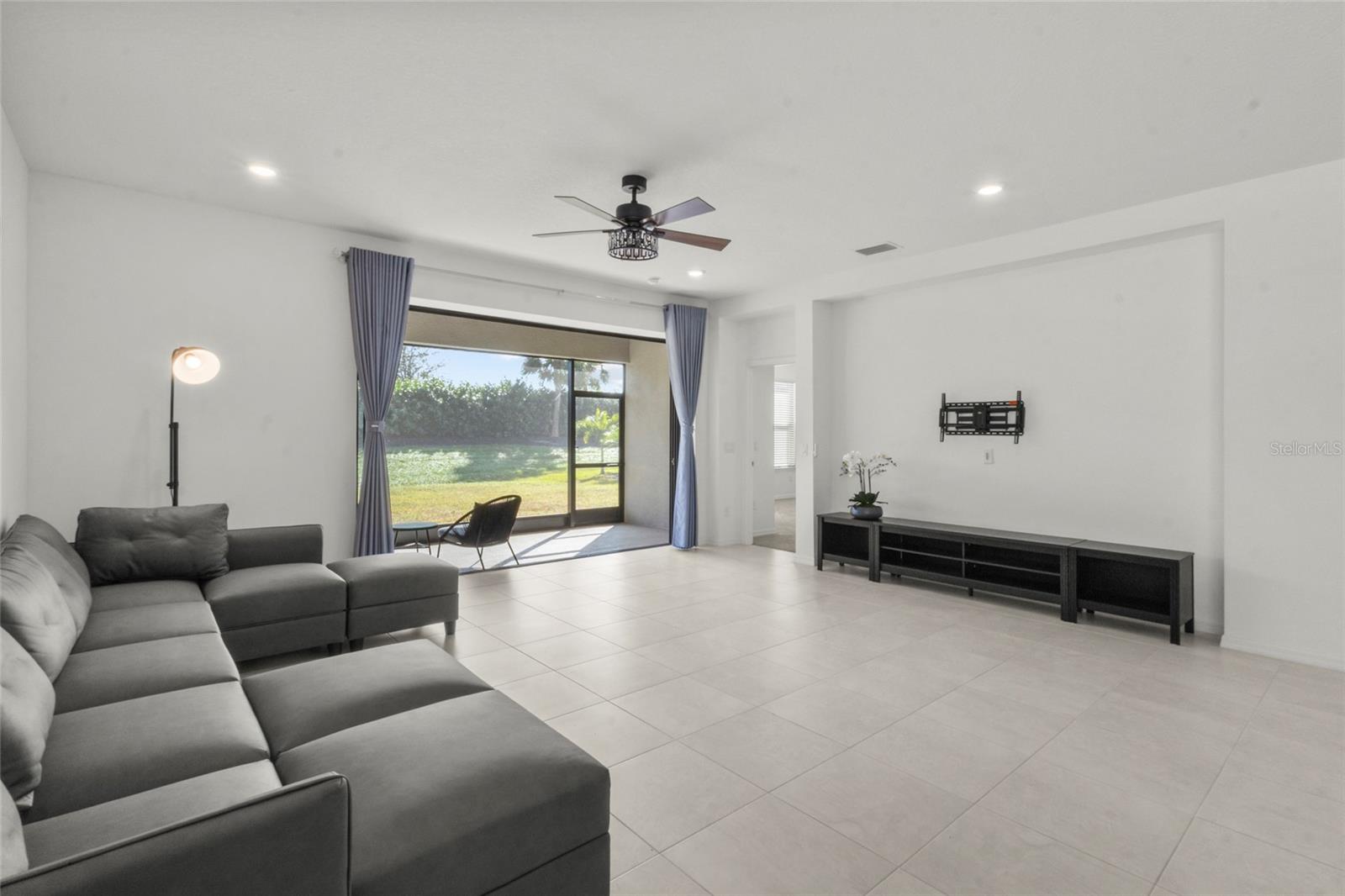 PARK EAST AT AZARIO - Residential