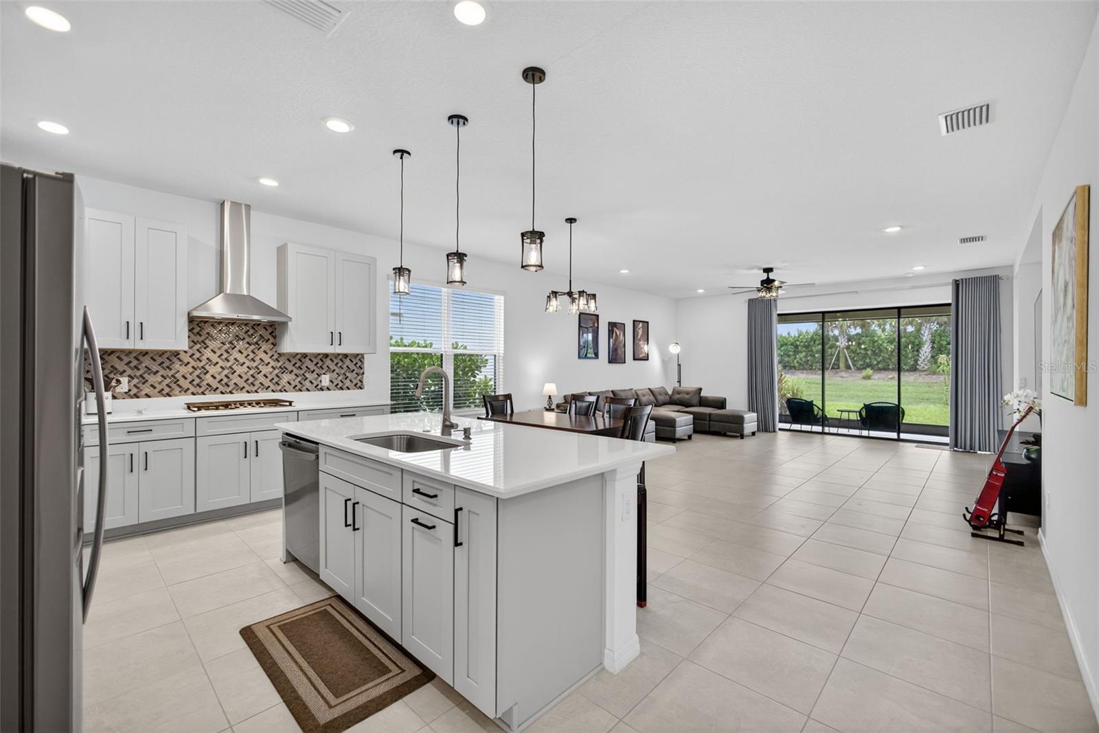 PARK EAST AT AZARIO - Residential