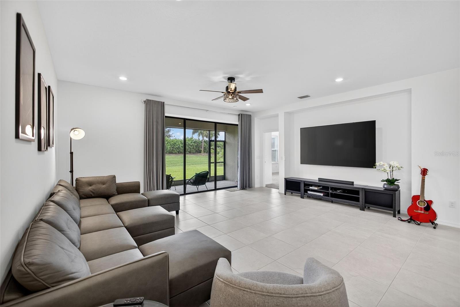 PARK EAST AT AZARIO - Residential