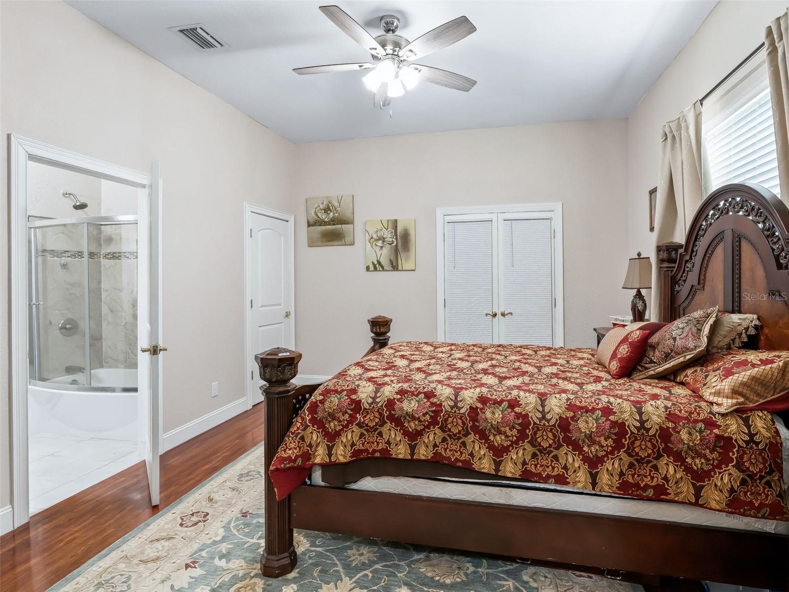 RIDGE MANOR - Residential
