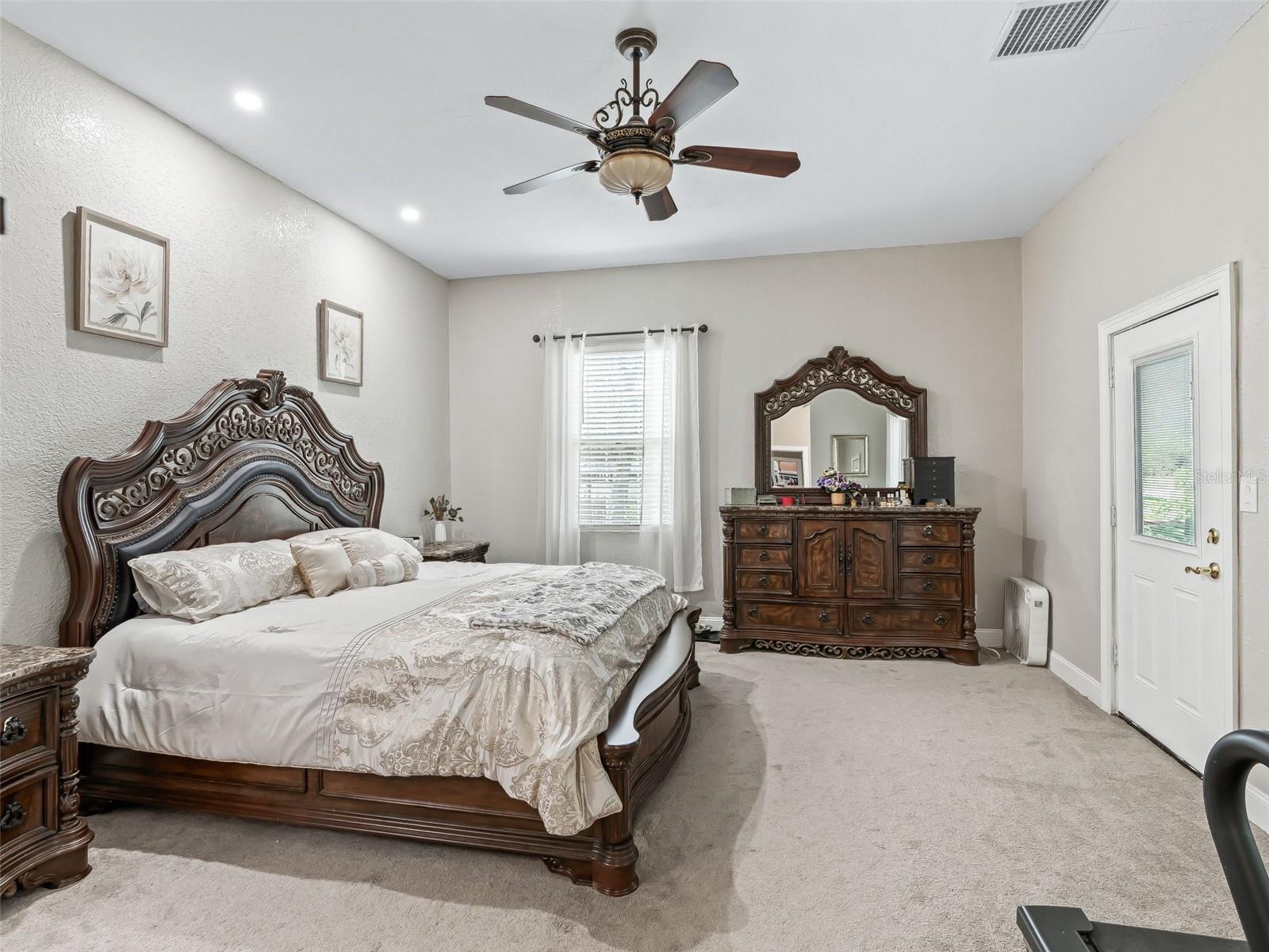 RIDGE MANOR - Residential