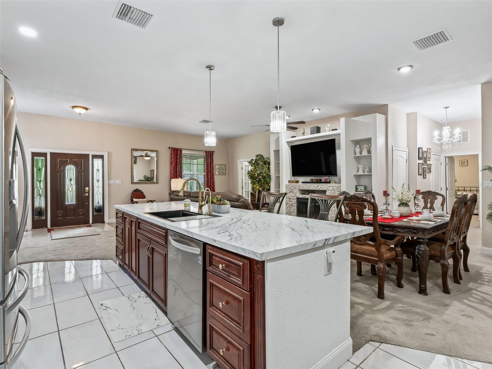 RIDGE MANOR - Residential