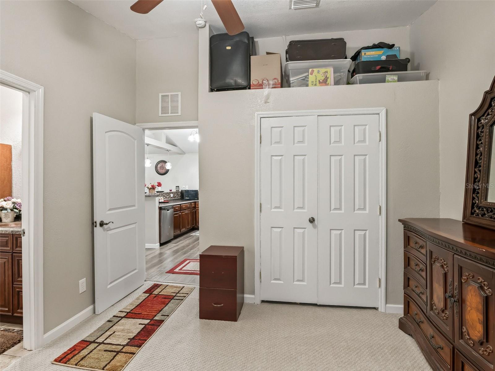 RIDGE MANOR - Residential