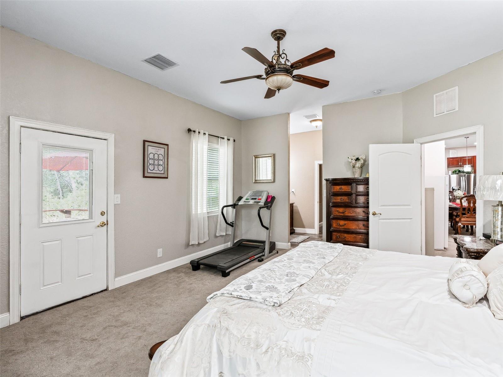 RIDGE MANOR - Residential