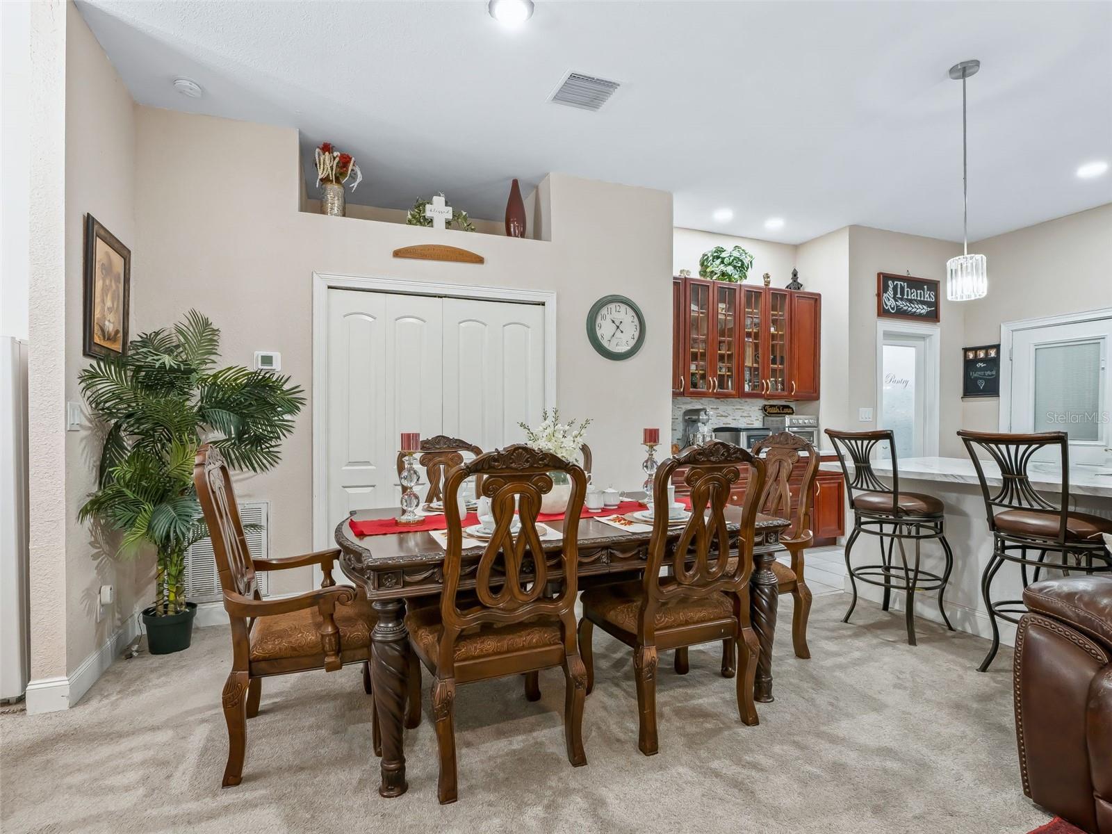 RIDGE MANOR - Residential