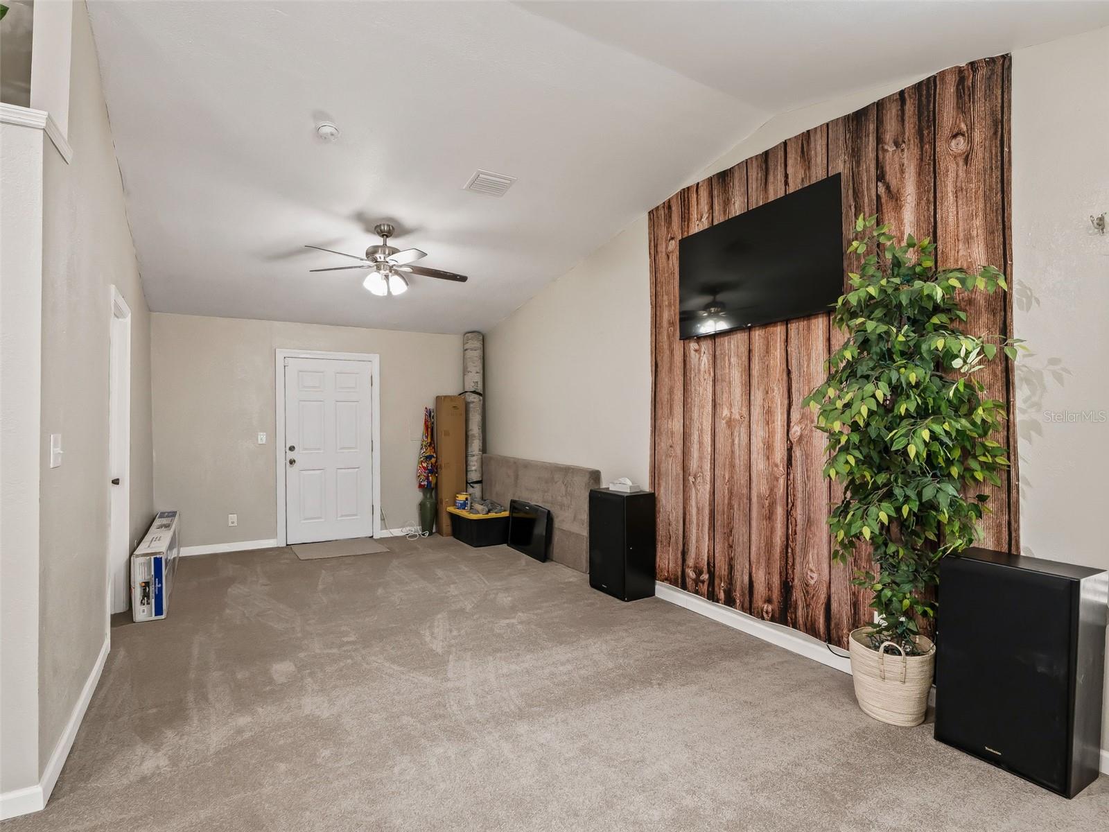 RIDGE MANOR - Residential