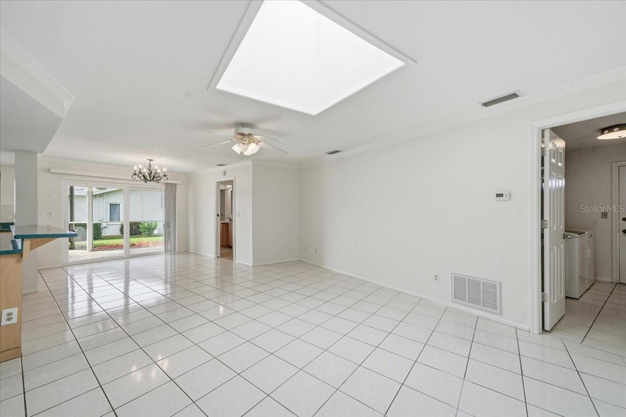 HILLCREST MANOR 1ST ADD - Residential