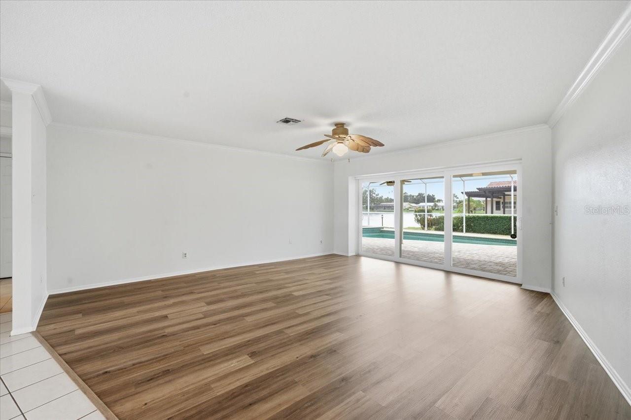 HILLCREST MANOR 1ST ADD - Residential