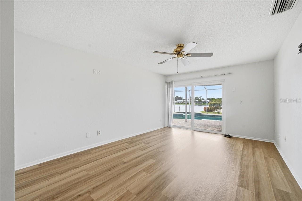 HILLCREST MANOR 1ST ADD - Residential