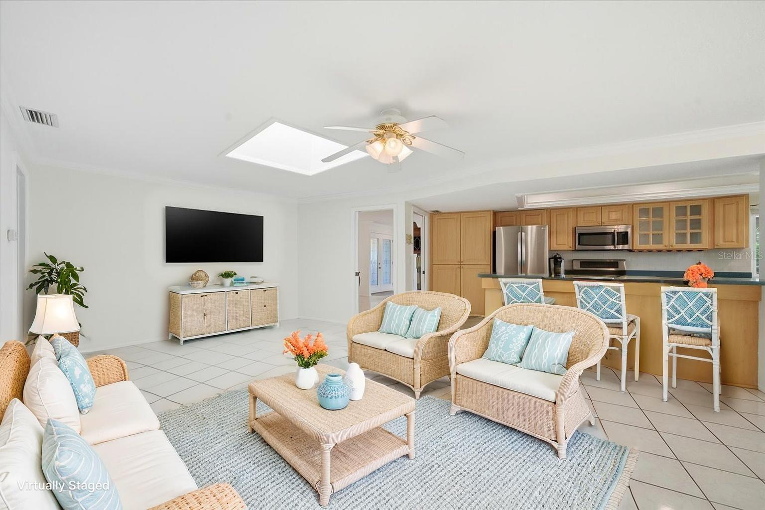 HILLCREST MANOR 1ST ADD - Residential