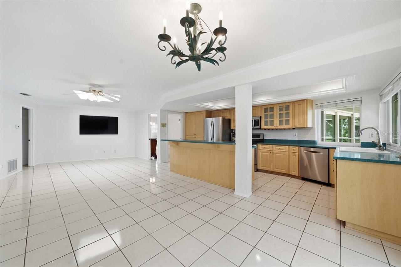 HILLCREST MANOR 1ST ADD - Residential