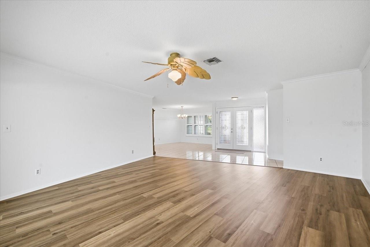 HILLCREST MANOR 1ST ADD - Residential