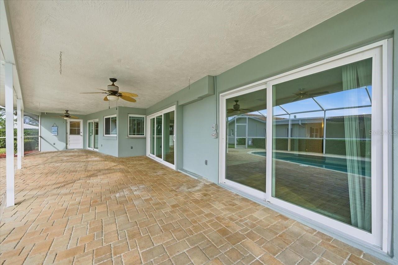 HILLCREST MANOR 1ST ADD - Residential