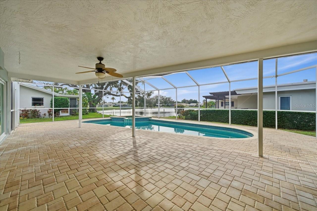 HILLCREST MANOR 1ST ADD - Residential