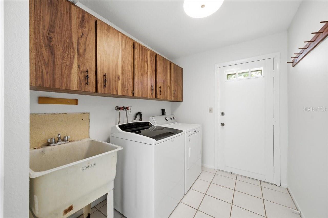 HILLCREST MANOR 1ST ADD - Residential