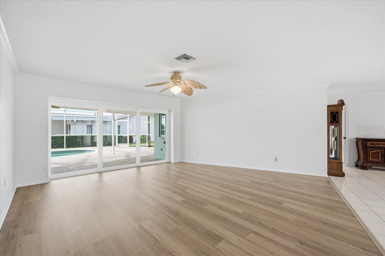 HILLCREST MANOR 1ST ADD - Residential