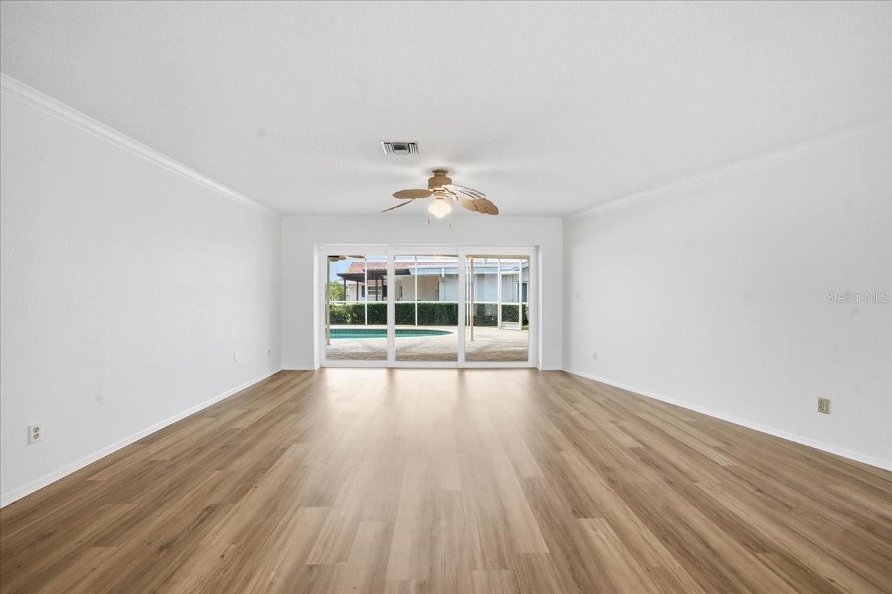 HILLCREST MANOR 1ST ADD - Residential