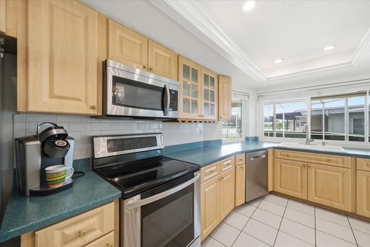 HILLCREST MANOR 1ST ADD - Residential