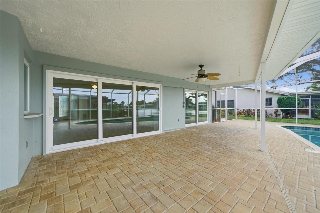 HILLCREST MANOR 1ST ADD - Residential