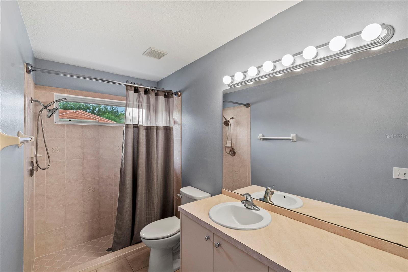 MYRTLE POINT - Residential