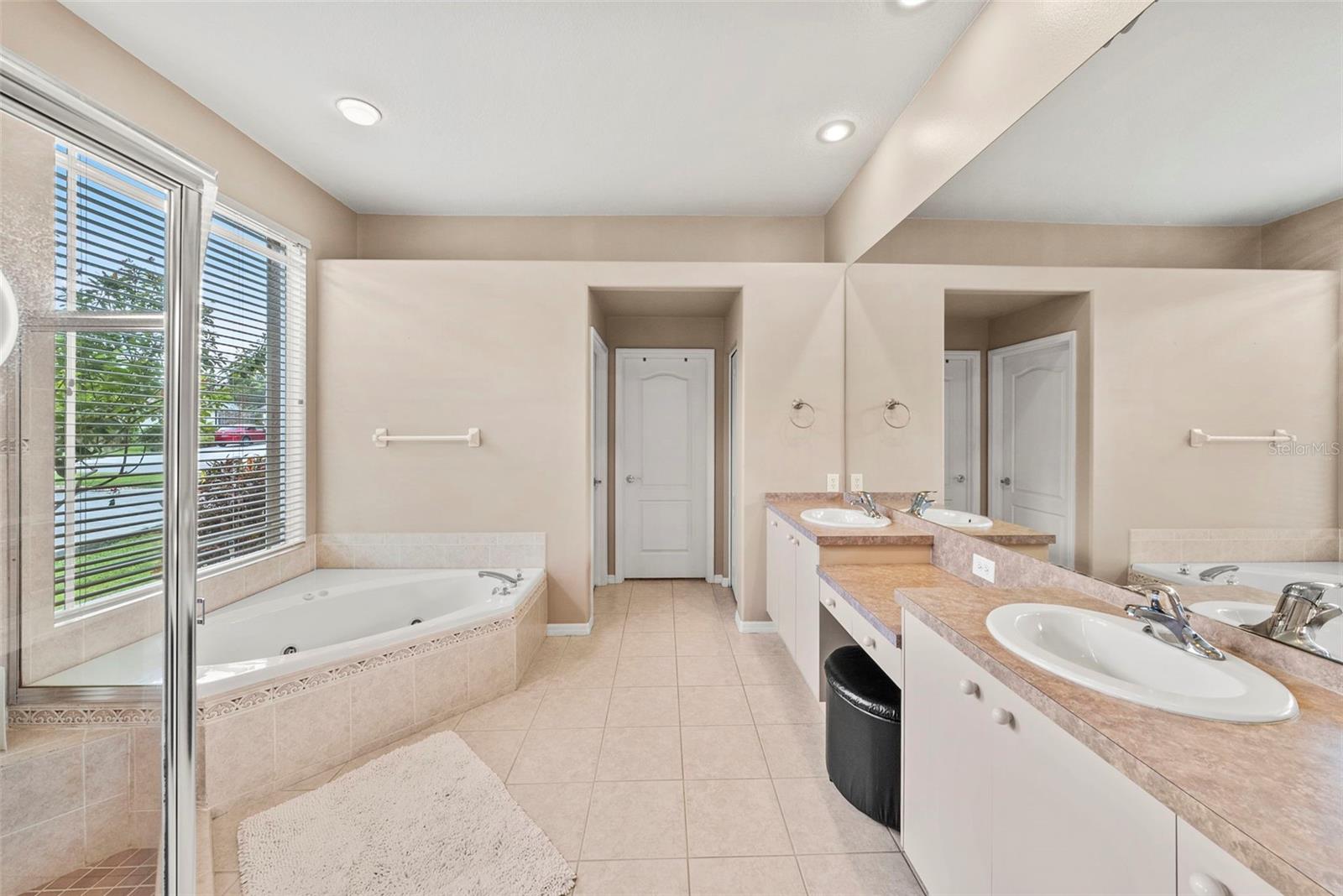 MYRTLE POINT - Residential