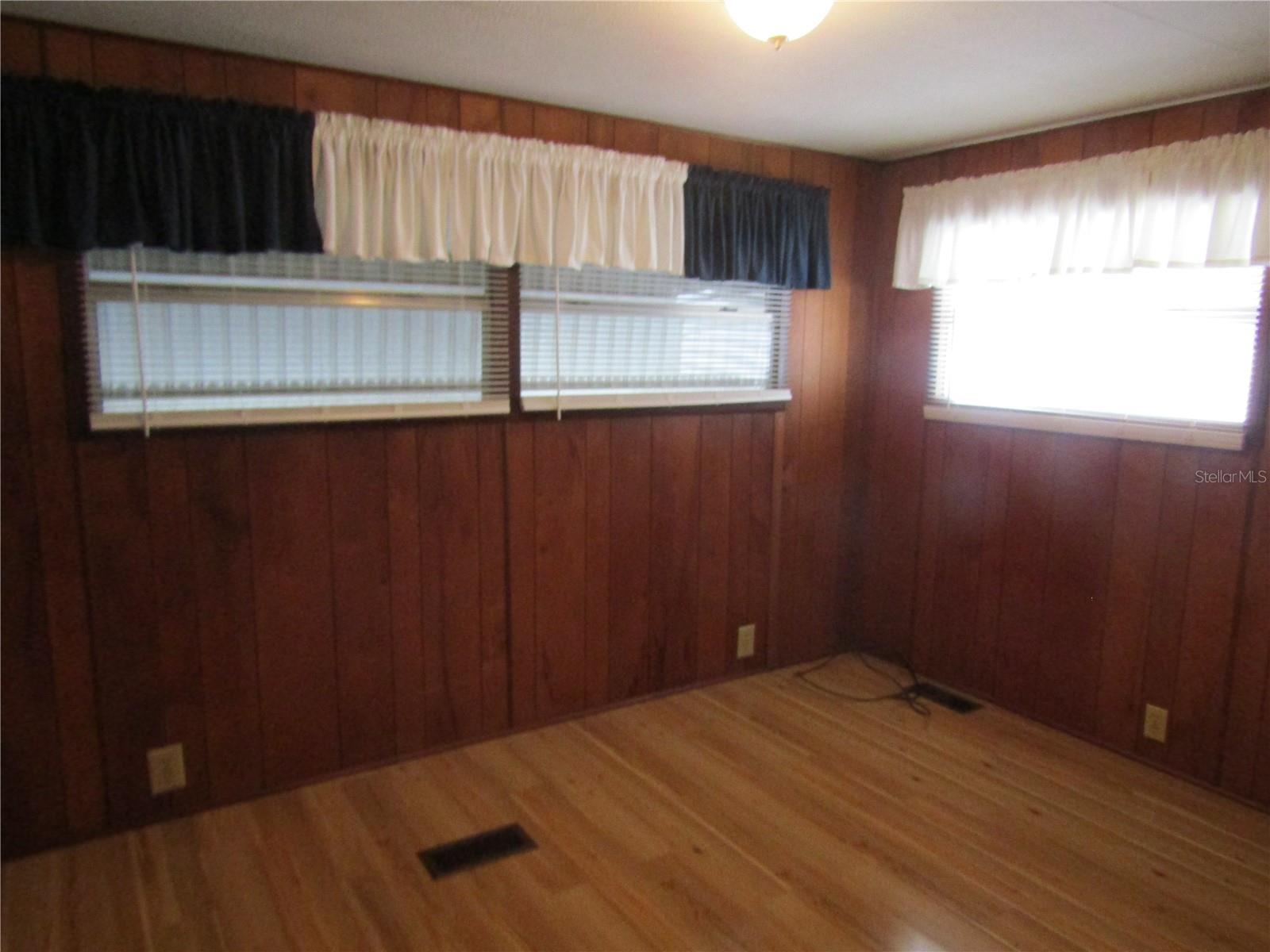 VENICE ISLE - Residential Lease