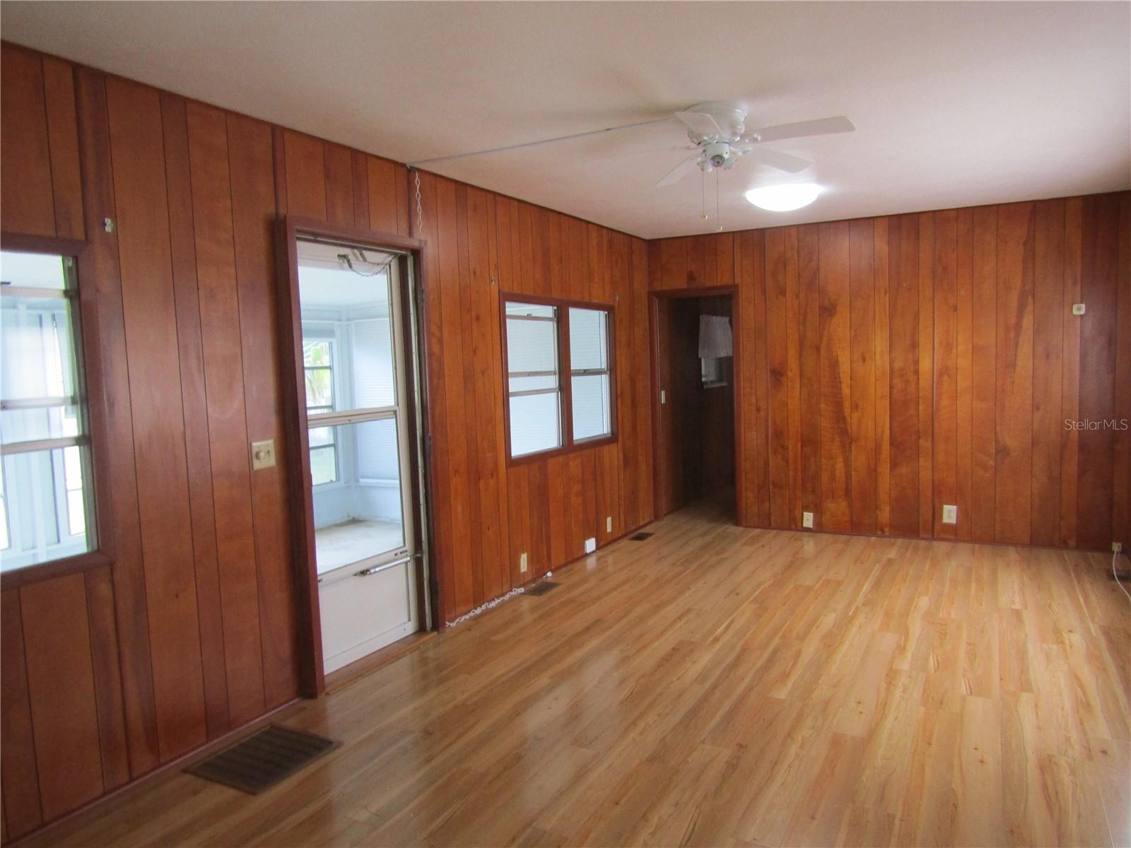 VENICE ISLE - Residential Lease